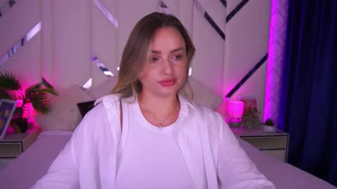 Snapshot of minifox_ chatting on September 24, 6:28 am minifox_ online show from September 24, 6:28 am