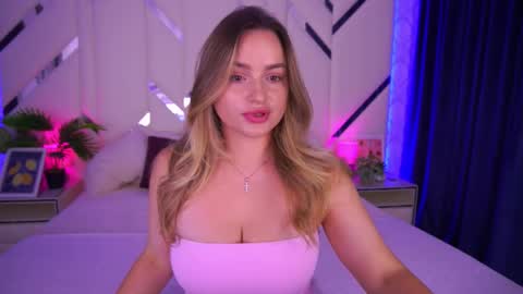 Snapshot of minifox_ chatting on September 29, 6:18 am minifox_ online show from September 29, 6:18 am