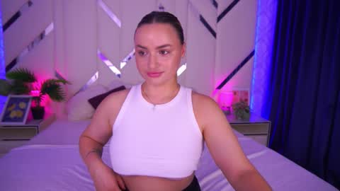 Snapshot of minifox_ chatting on October 1, 6:41 am minifox_ online show from October 1, 6:41 am