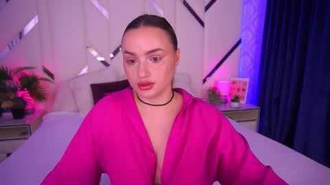 Snapshot of minifox_ chatting on November 5, 8:14 am minifox_ online show from November 5, 8:14 am