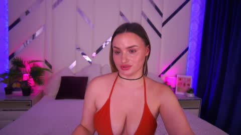 Snapshot of minifox_ chatting on November 13, 5:12 pm minifox_ online show from November 13, 5:12 pm