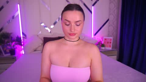 Snapshot of minifox_ chatting on November 22, 8:35 am minifox_ online show from November 22, 8:35 am