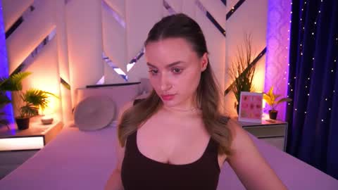 Snapshot of minifox_ chatting on February 27, 8:47 am minifox_ online show from February 27, 8:47 am