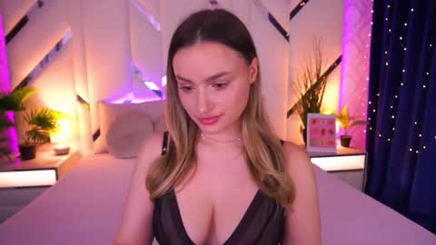 Snapshot of minifox_ chatting on February 28, 8:48 am minifox_ online show from February 28, 8:48 am