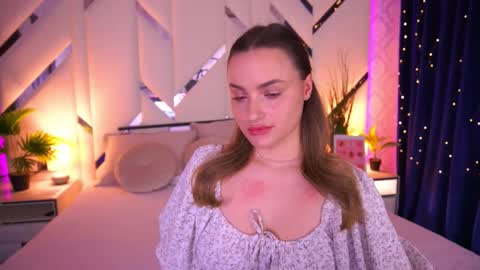 Snapshot of minifox_ chatting on March 2, 7:09 am minifox_ online show from March 2, 7:09 am