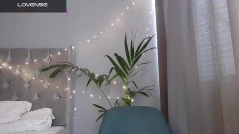   Mini Mila Kunis ft Ashton Katchero. Follow me to stay in touch  online show from December 4, 10:18 pm