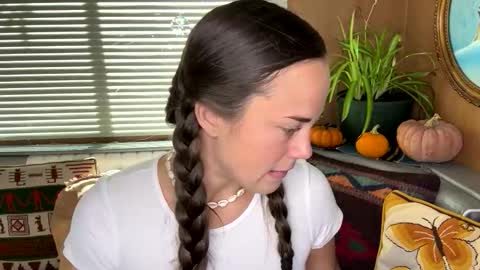 minimaggie online show from October 21, 5:46 pm