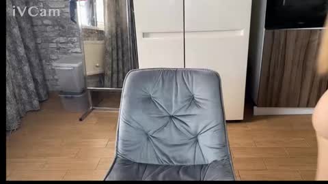 minimimi18 online show from November 27, 7:21 am