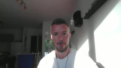 Snapshot of minka28 chatting on May 9, 5:29 pm minka28 online show from May 9, 5:29 pm