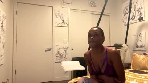 Snapshot of minniehunney chatting on January 13, 10:36 am minniehunney online show from January 13, 10:36 am