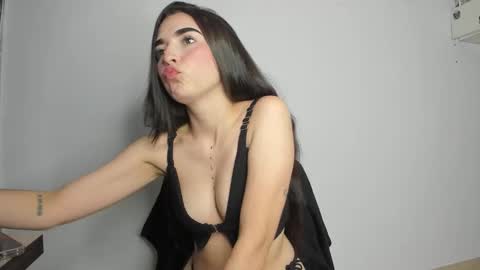 minty151 online show from December 22, 3:31 pm