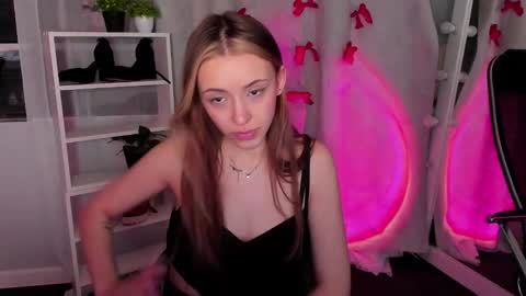 Snapshot of mipsymipson chatting on February 25, 1:17 pm NEXT STREAM NOVEMBER 27282930 online show from February 25, 1:17 pm