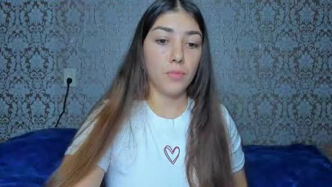 Snapshot of mira_bloempje chatting on September 15, 7:25 pm Mira online show from September 15, 7:25 pm