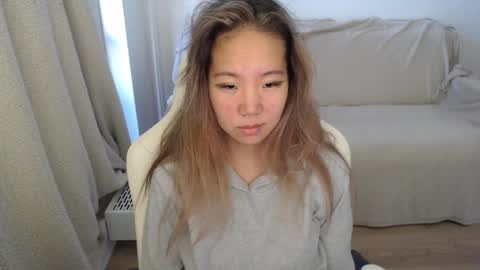 mira_g online show from September 12, 6:13 am