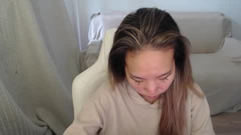 mira_g online show from September 22, 11:56 am