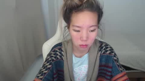 mira_g online show from November 22, 1:32 pm