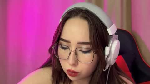 Snapshot of mira_light_ chatting on October 16, 3:24 pm mira_light_ online show from October 16, 3:24 pm