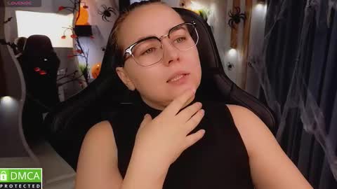 Snapshot of mira_mermayd chatting on October 27, 8:07 am Mira online show from October 27, 8:07 am