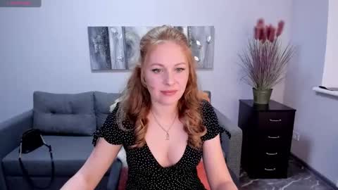 Snapshot of mira_whites chatting on February 4, 12:44 pm Mira online show from February 4, 12:44 pm