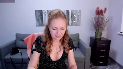 Snapshot of mira_whites chatting on February 4, 3:47 pm Mira online show from February 4, 3:47 pm