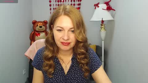 Snapshot of mira_whites chatting on February 13, 7:03 am Mira online show from February 13, 7:03 am