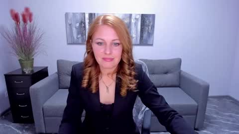 Snapshot of mira_whites chatting on February 20, 1:08 pm Mira online show from February 20, 1:08 pm