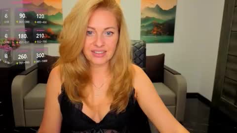 Snapshot of mira_whitme chatting on October 21, 11:55 am Mira online show from October 21, 11:55 am