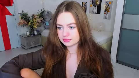 Emma online show from February 16, 10:10 am