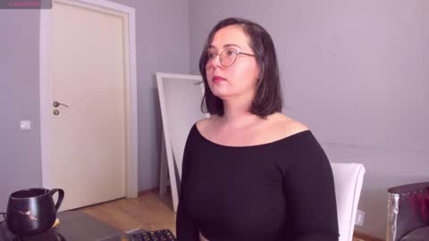 Meera online show from December 9, 8:55 am