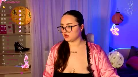 Snapshot of miraluccian chatting on October 19, 6:41 pm miraluccian online show from October 19, 6:41 pm