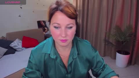 Snapshot of mirandadyson chatting on September 13, 10:15 am MirandaDyson online show from September 13, 10:15 am