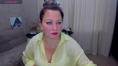 Snapshot of mirandadyson chatting on September 23, 10:07 am MirandaDyson online show from September 23, 10:07 am