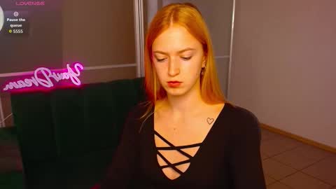 Snapshot of mirandamayers chatting on September 11, 5:51 am MirandaMayers online show from September 11, 5:51 am