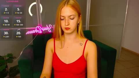 Snapshot of mirandamayers chatting on September 26, 8:35 pm MirandaMayers online show from September 26, 8:35 pm