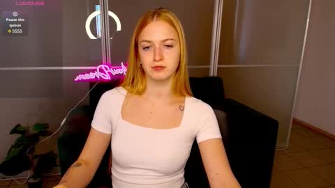 Snapshot of mirandamayers chatting on October 13, 11:54 am MirandaMayers online show from October 13, 11:54 am