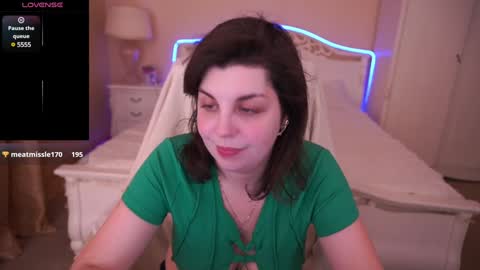Snapshot of mirandawarm chatting on February 2, 8:57 am Miranda online show from February 2, 8:57 am