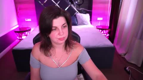 Snapshot of mirandawarm chatting on October 14, 6:03 am Miranda online show from October 14, 6:03 am