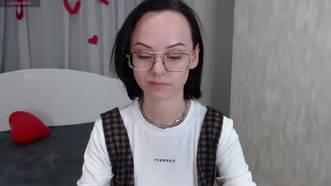 Snapshot of mirasky chatting on February 17, 6:48 pm Mira online show from February 17, 6:48 pm