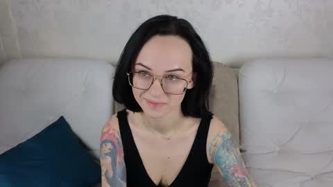 Snapshot of mirasky chatting on March 6, 9:09 pm Mira online show from March 6, 9:09 pm