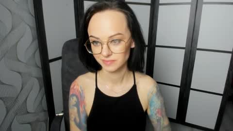 Snapshot of mirasky chatting on March 9, 12:53 am Mira online show from March 9, 12:53 am