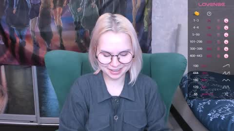 Snapshot of miray_kuriyama chatting on February 2, 9:45 pm Kira online show from February 2, 9:45 pm