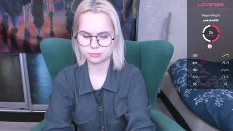 Snapshot of miray_kuriyama chatting on February 3, 12:47 am Kira online show from February 3, 12:47 am