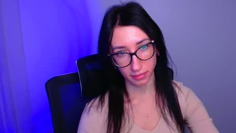 Mariam online show from November 20, 2:06 pm