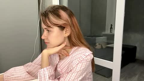 Snapshot of mishahartwigsen chatting on September 12, 7:36 pm Molly online show from September 12, 7:36 pm