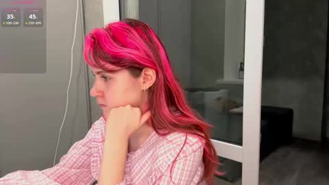 Snapshot of mishahartwigsen chatting on September 26, 5:28 pm Molly online show from September 26, 5:28 pm