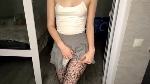 Snapshot of mishahartwigsen chatting on November 13, 5:45 pm Molly online show from November 13, 5:45 pm