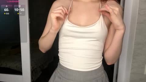 Snapshot of mishahartwigsen chatting on November 17, 5:19 pm Molly online show from November 17, 5:19 pm