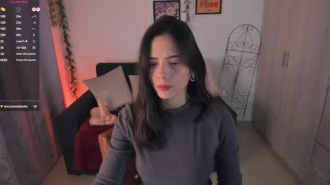 Snapshot of mishelkrave_ chatting on October 9, 1:25 am KRAVE online show from October 9, 1:25 am