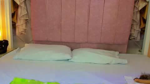 Mishell online show from February 12, 1:39 pm