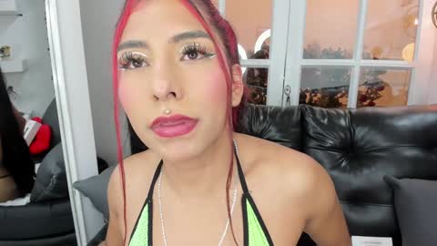 Snapshot of miss___allison chatting on January 4, 9:09 pm Allison online show from January 4, 9:09 pm